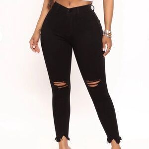 Fashion Nova “Well Played” Skinny Jeans – Black